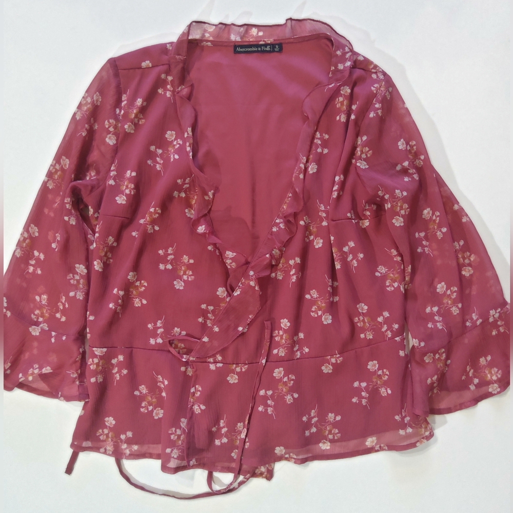 Abercrombie & Fitch Wrap Front Blouse Womens Small Mauve White Floral Ruffle Hem
